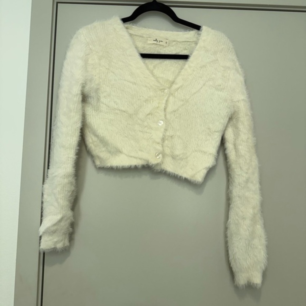 Fuzzy Cream Cropped Sweater